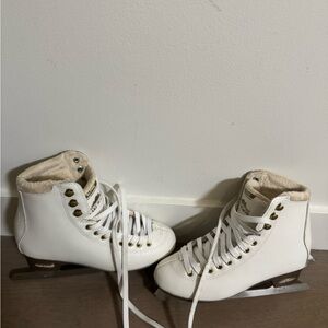 Lake Placid Alpine 900 Women's Traditional Figure Ice Skate